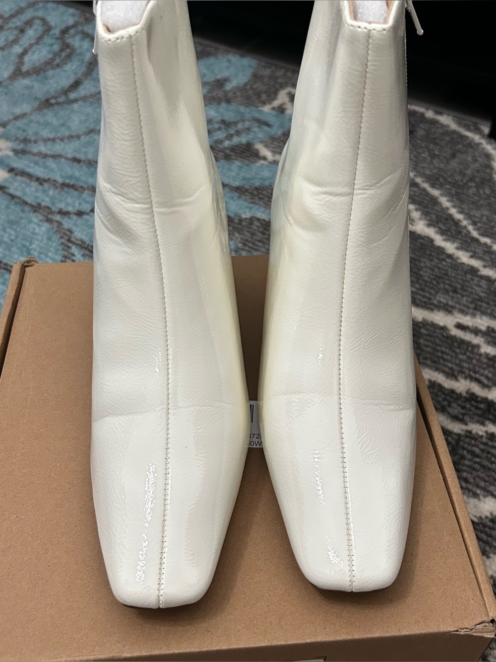 Women’s Journee White Patent Leather Ankle Boots  8.5